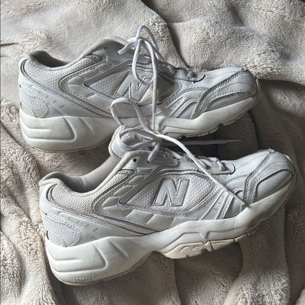 New Balance White/Light Beige Classic Lace-Up Sneakers